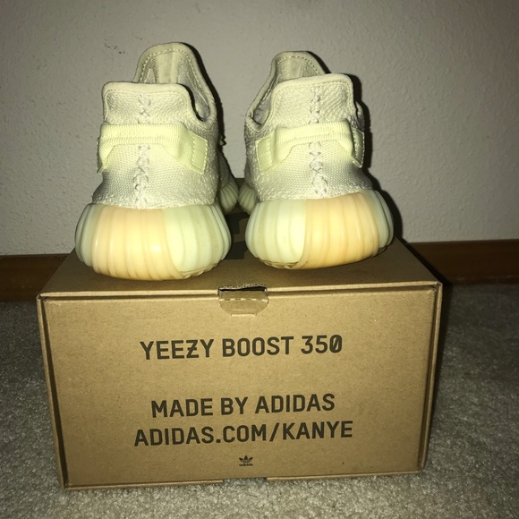 Yeezy v2 butter size 9.5 - Picture 4 of 4
